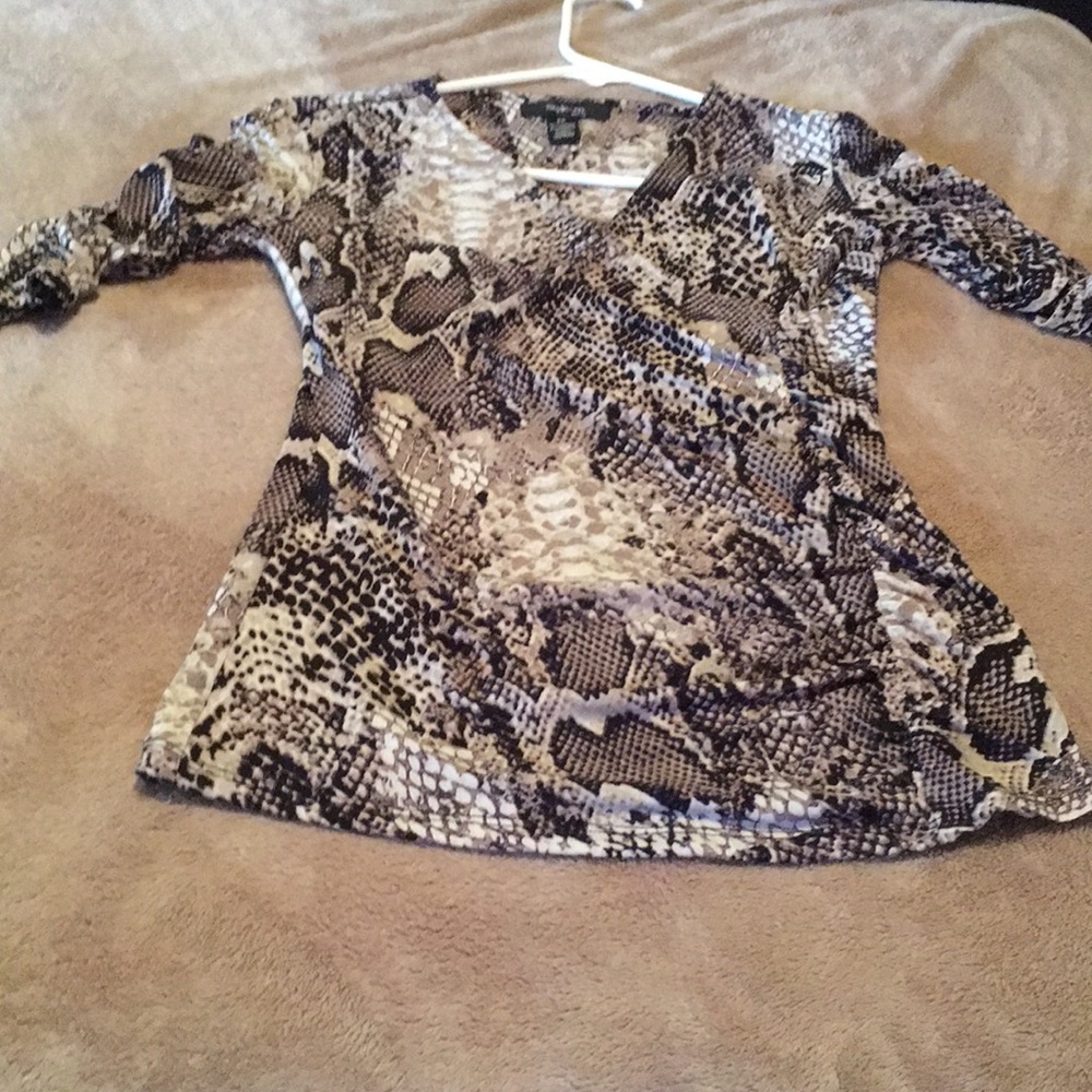 💙💙Snake skin look top 3/4 sleeve💙💙